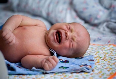 Cách hạ sốt nhanh chóng tại nhà cho trẻ sơ sinh 4 tháng tuổi