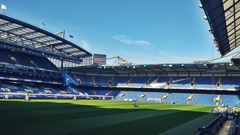 Ghé thăm Sân vận động Stamford Bridge ở trung tâm London