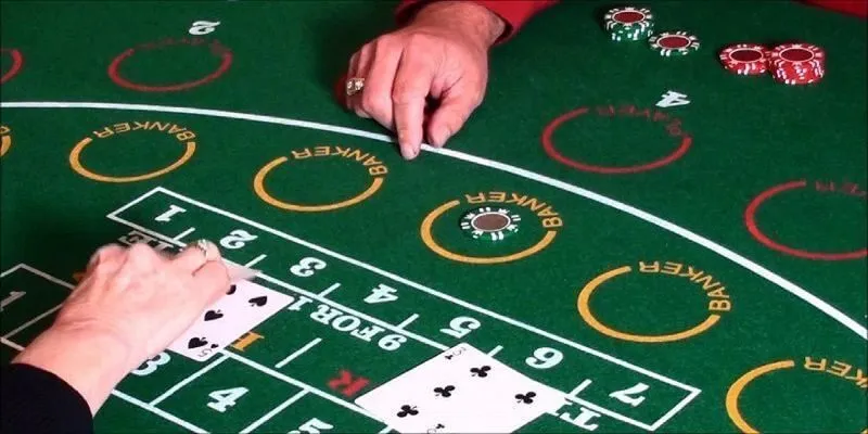 Chiến lược cược chéo Baccarat và ưu điểm, nhược điểm của nó