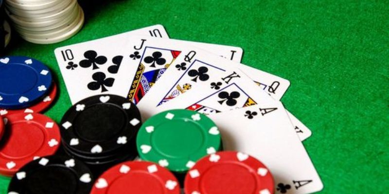 Cách chơi bài Poker 4 lá chi tiết và hiệu quả dành cho người mới bắt đầu