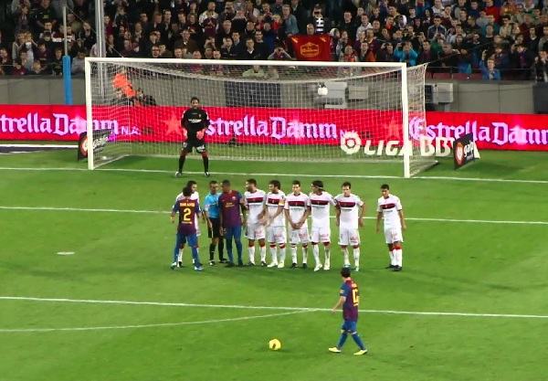 Cách sút phạt hàng rào ghi bàn từ tình huống cố định