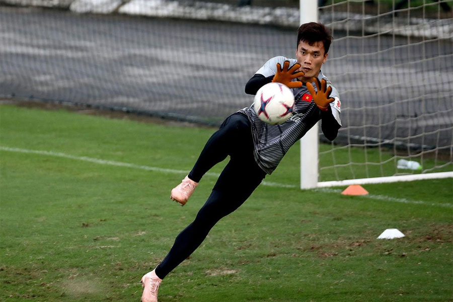 Bài Tập Bắt Bóng Cho Thủ Môn Để Nâng Cao Kỹ Năng Giữ Gôn