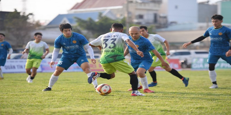 Khám Phá Kỹ Thuật Đi Bóng Trong Bóng Đá: Nền Tảng Cho Mọi Cầu Thủ