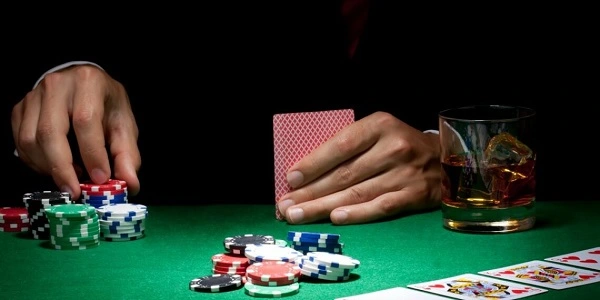 Steal Poker là gì? Kinh nghiệm chơi từ cao thủ Poker