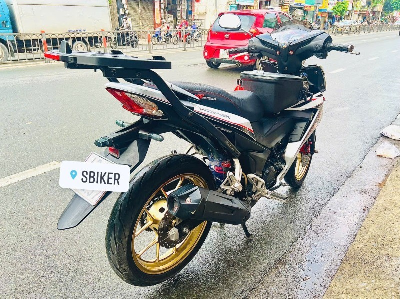 Cảng sau Givi thiết kế chắc chắn cho các dòng xe máy