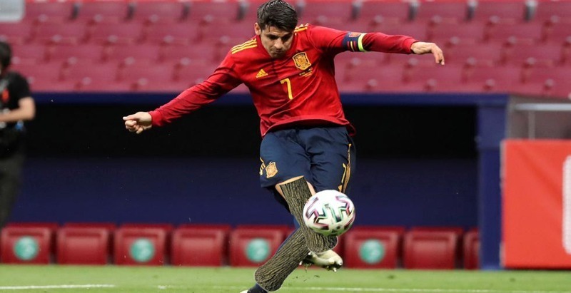 Chân Gỗ Trong Bóng Đá Là Gì? Những Cầu Thủ Chân Gỗ Nổi Tiếng