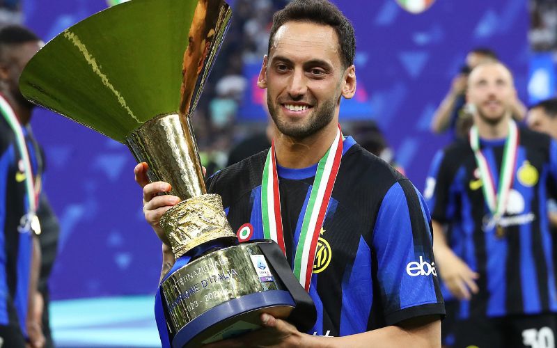 Hakan Çalhanoğlu là nhạc trưởng không thể thay thế của Inter