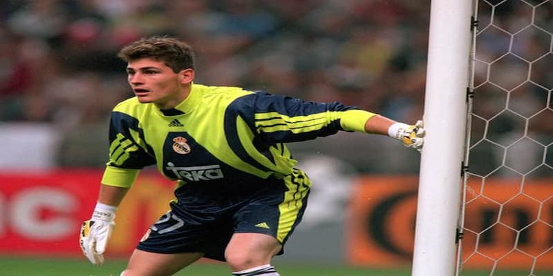 Tiểu Sử Cầu Thủ Iker Casillas: Huyền Thoại Bóng Đá Tây Ban Nha