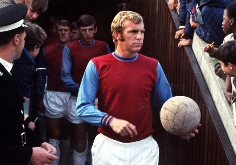 Bobby Moore: Huyền thoại vĩ đại lịch sử bóng đá Anh