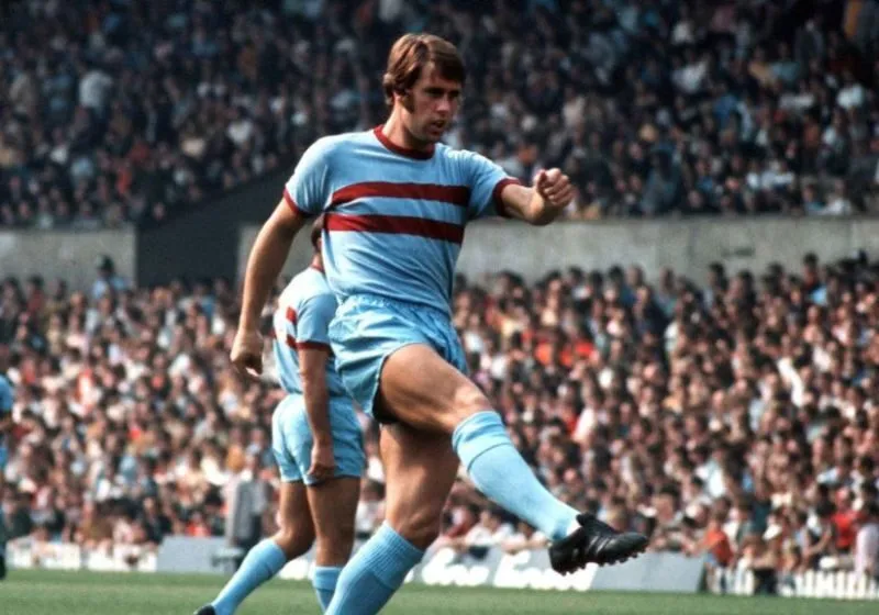 Geoff Hurst trong màu áo West Ham United