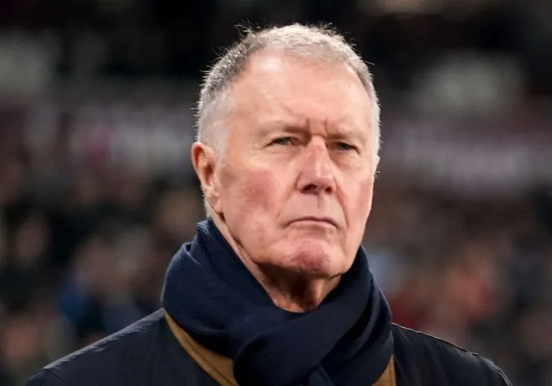 Geoff Hurst huyền thoại bóng đá Anh