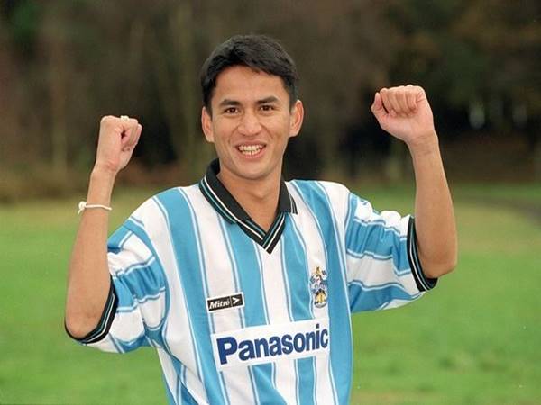 Huyền thoại Kiatisuk Senamuang - Cầu thủ xuất sắc nhất Đông Nam Á