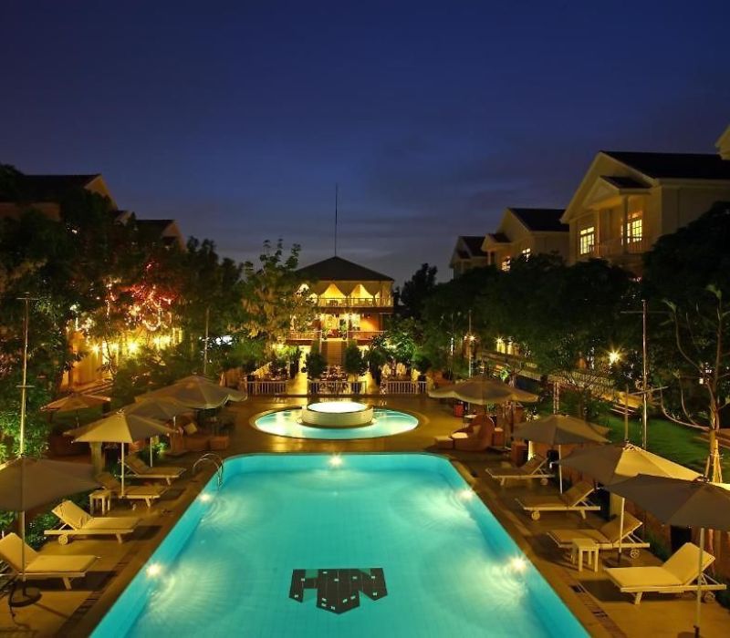 Hồ bơi tại Silver Creek City Resort