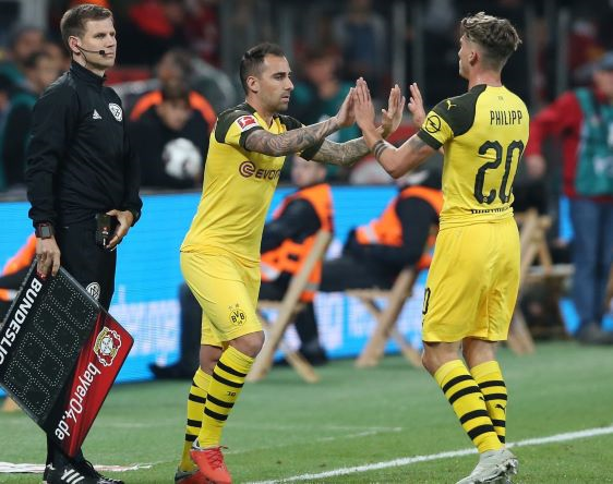 Công nghệ VAR hỗ trợ trọng tài kiểm soát thời gian chết