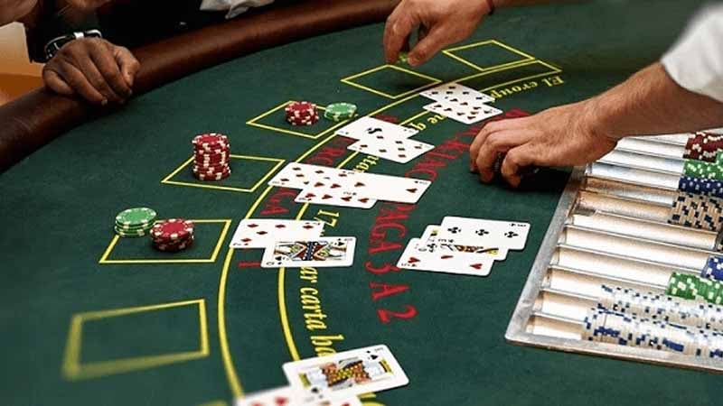Xì tố có phải Poker không? Hiểu đúng bản chất để chơi không nhầm luật - Top  Game