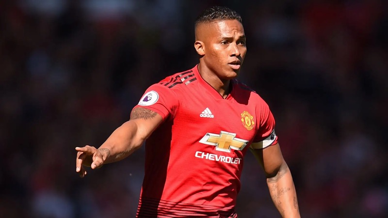 Antonio Valencia cống hiến thầm lặng cho MU