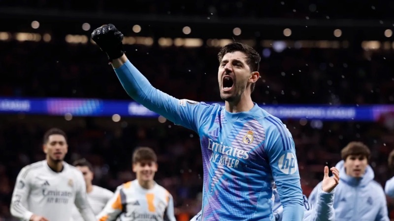 Thế nhưng có lẽ thủ môn Thibaut Courtois chưa bao giờ được yêu mến Thủ môn Thibaut Courtois - Những tranh cãi về lòng trung thành