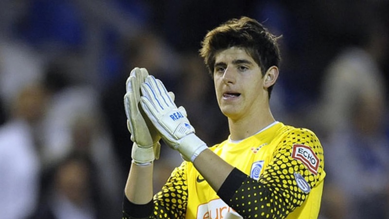 Thủ môn Thibaut Courtois từng nổi trội rất sớm về tài năng Thủ môn Thibaut Courtois - Tai tiếng xen lẫn với tài năng