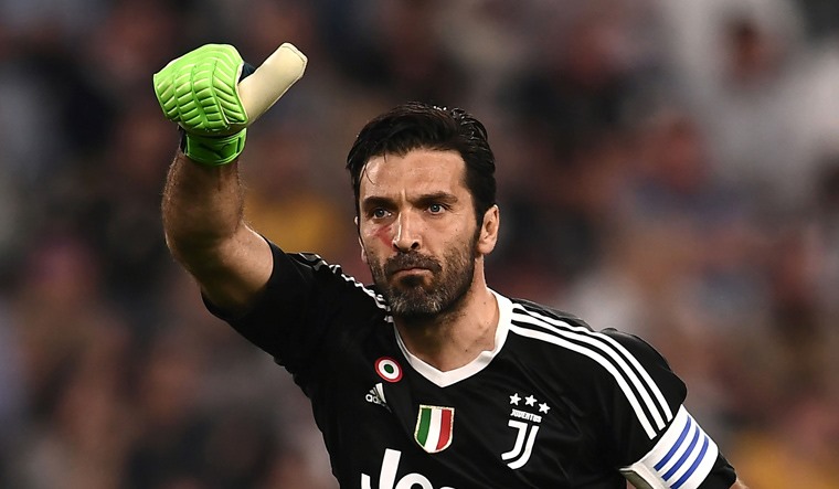 Buffon nêu tên thủ thành xuất sắc nhất anh từng đối đầu